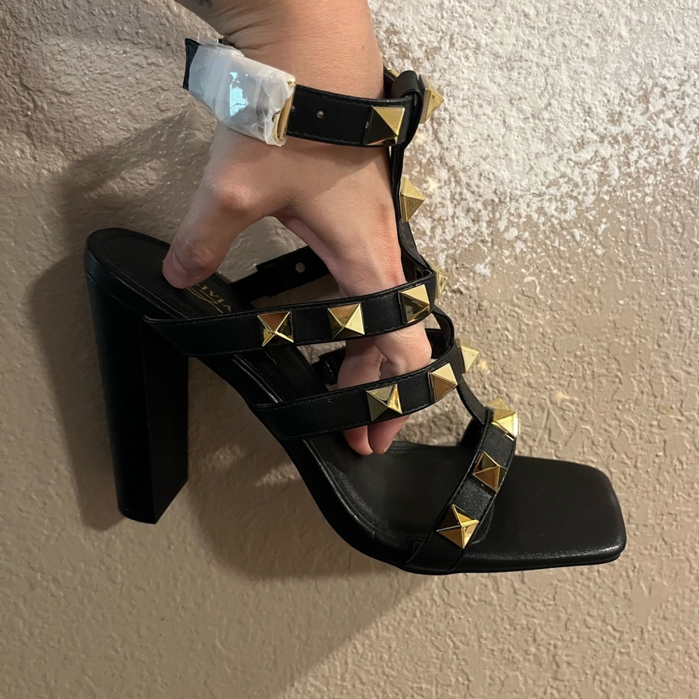 Black heeled sandals